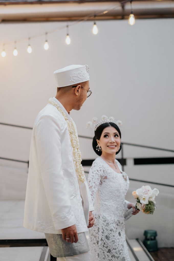 Intimate Wedding of Rinjani & Rey by Redflag Photography - 019