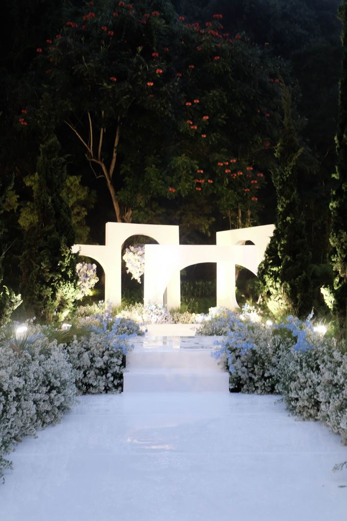 Sarah & Geordy Wedding Decoration at Gedong Putih by Valentine Wedding Decoration - 046 Sarah & Geordy Wedding Decoration at Gedong Putih by Valentine Wedding Decoration - 046