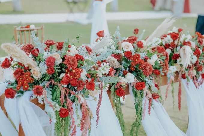Celine and Paul Wedding at kempinski by Bali Flower Decor - 010 Celine and Paul Wedding at kempinski by Bali Flower Decor - 010