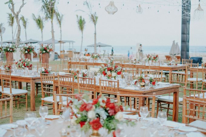 Celine and Paul Wedding at kempinski by Bali Flower Decor - 014 Celine and Paul Wedding at kempinski by Bali Flower Decor - 014