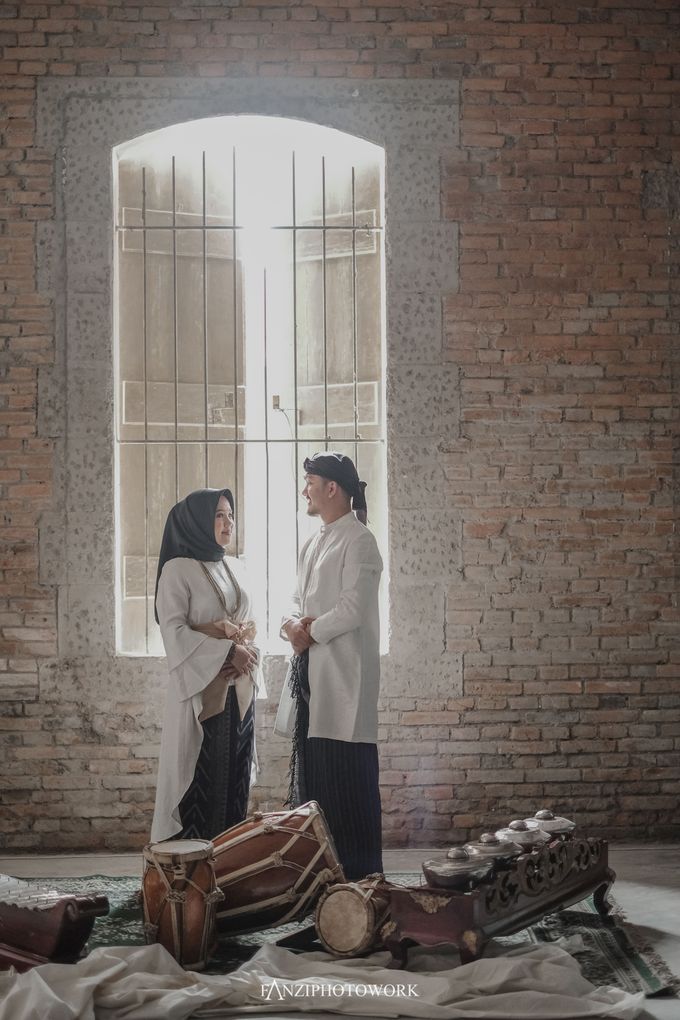 Prewedding TEBE & RIRIN Fanziphotowork X upiedam by CORELLIA INVITATION - 002 Prewedding TEBE & RIRIN Fanziphotowork X upiedam by CORELLIA INVITATION - 002