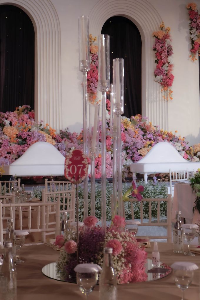 Andre & Karin Wedding Decoration at Pullman by Valentine Wedding Decoration - 035 Andre & Karin Wedding Decoration at Pullman by Valentine Wedding Decoration - 035