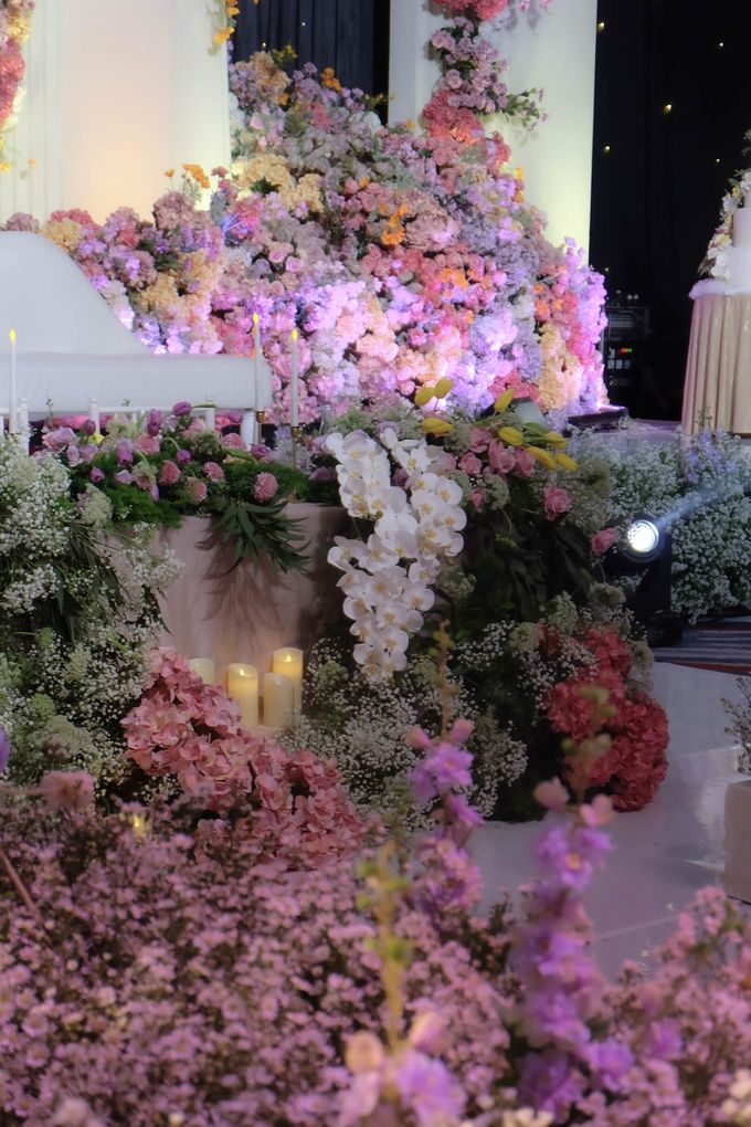 Andre & Karin Wedding Decoration at Pullman by Valentine Wedding Decoration - 036 Andre & Karin Wedding Decoration at Pullman by Valentine Wedding Decoration - 036