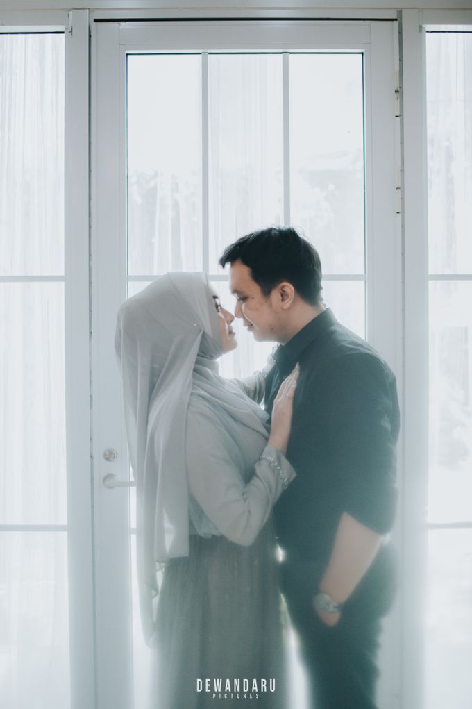 Pre Wedding of Tami & Afdal by Dewandaru Pictures - 034 Pre Wedding of Tami & Afdal by Dewandaru Pictures - 034