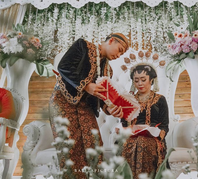 dyah & ferry wedding ceremony by BALIZA PICTURA - 015