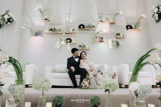 Compilation of White Themed Wedding by Skenoo Hall Emporium Pluit by IKK Wedding - 003 Compilation of White Themed Wedding by Skenoo Hall Emporium Pluit by IKK Wedding - 003