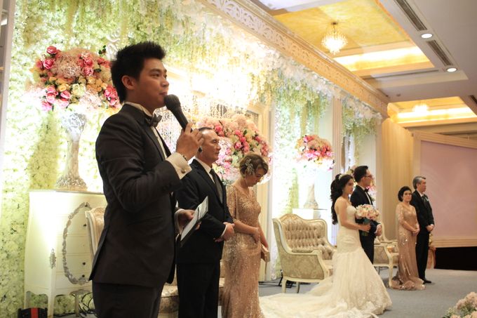 MC Wedding Red Top Hotel Jakarta - Anthony Stevven by Pelangi Cake - 014