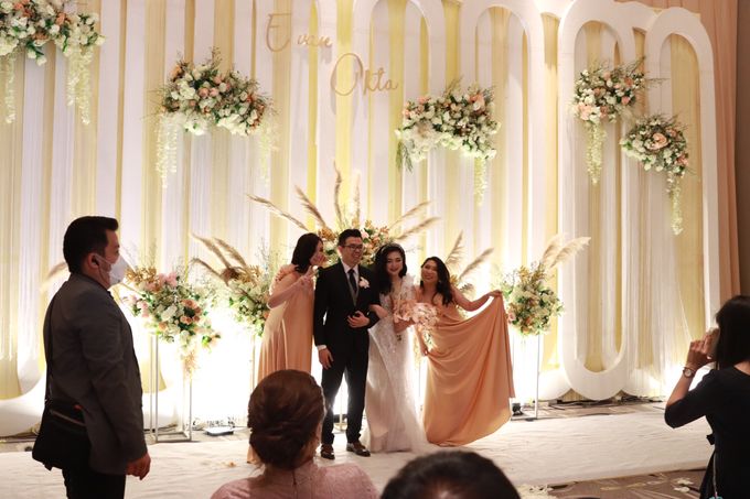 Lounge Jazz wedding band at Double Tree Jakarta by Double V Entertainment by Double V Entertainment - 013 Lounge Jazz wedding band at Double Tree Jakarta by Double V Entertainment by Double V Entertainment - 013