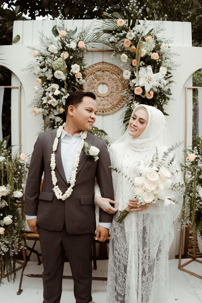 The Wedding of Putri & Adi di Pendopo Uti by Decor Everywhere - 013 The Wedding of Putri & Adi di Pendopo Uti by Decor Everywhere - 013