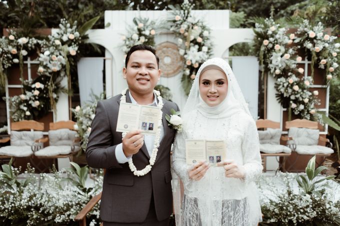 The Wedding of Putri & Adi di Pendopo Uti by Decor Everywhere - 003 The Wedding of Putri & Adi di Pendopo Uti by Decor Everywhere - 003
