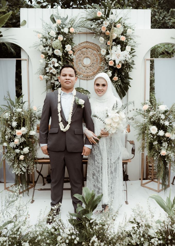 The Wedding of Putri & Adi di Pendopo Uti by Decor Everywhere - 006 The Wedding of Putri & Adi di Pendopo Uti by Decor Everywhere - 006
