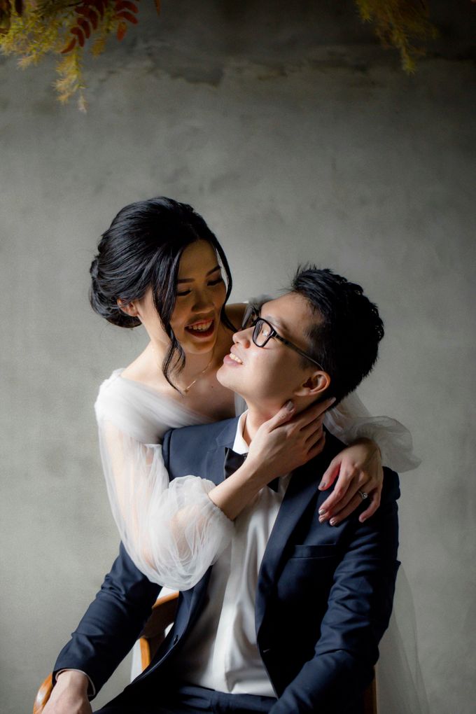 The Indoor Prewedding of Leslie & Tiffani by Claise Photography - 026