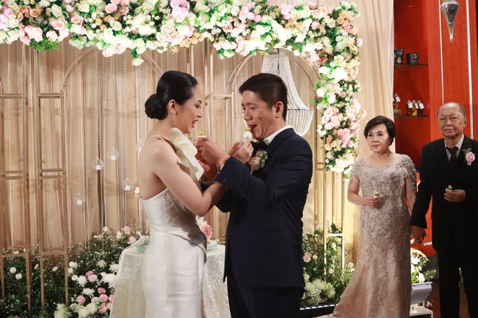 Fine Dinning Intimate entertainment wedding at Alto Restaurant Four Seasons Jakarta - Double V Entertainment by Hian Tjen - 010 Fine Dinning Intimate entertainment wedding at Alto Restaurant Four Seasons Jakarta - Double V Entertainment by Hian Tjen - 010