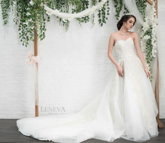WEDDING GOWN by Leneva Bridal - 004 WEDDING GOWN by Leneva Bridal - 004