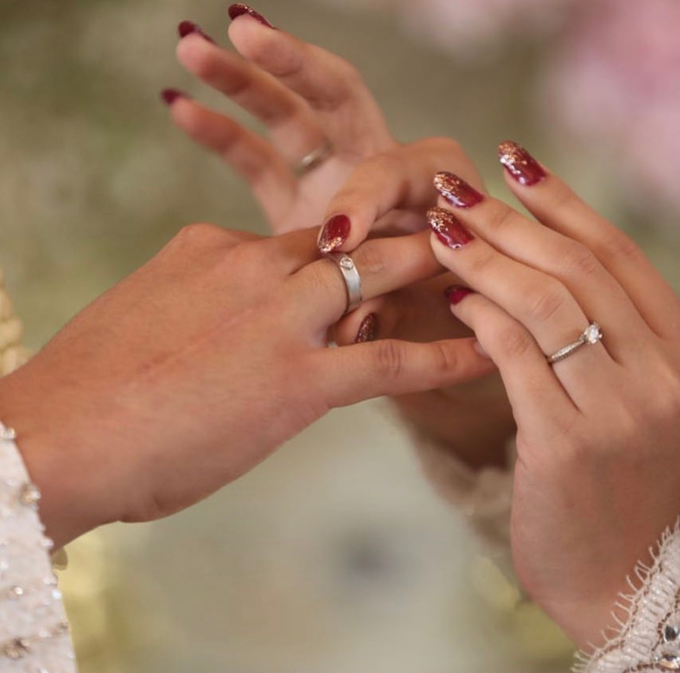 Mrs. Aga yulinda by Elegant Nail Indonesia - 001 Mrs. Aga yulinda by Elegant Nail Indonesia - 001