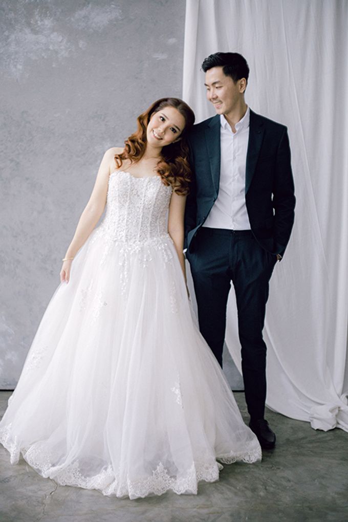 Hendra & Sylvia - Prewedding Studio by Nala Portraits - 009 Hendra & Sylvia - Prewedding Studio by Nala Portraits - 009