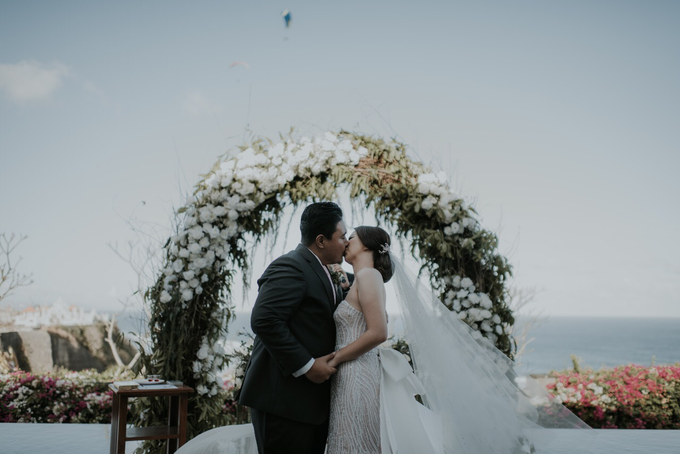 Bali Wedding - Banny & Blenda by Elsie Chrysila Brides - 016