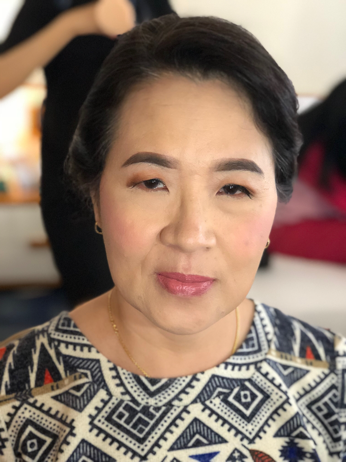 Aunty Soft Makeup Look No Eyelid Tape As Req By Erliana Lim Makeup Artist Bridestory Com Tripadvisor has 4,828,507 reviews of indonesia hotels, attractions, and restaurants making it your best indonesia resource. aunty soft makeup look no eyelid tape