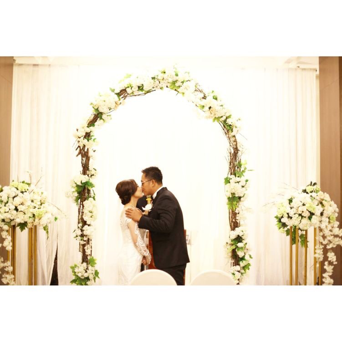 The Wedding of David & Louisa by Priceless Wedding Planner & Organizer - 009