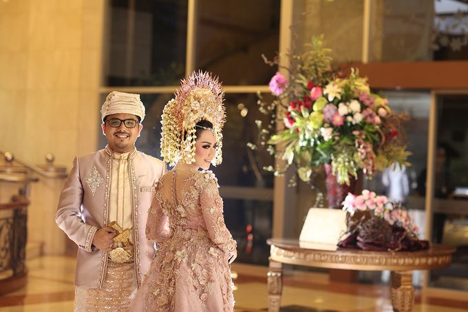 Lucky & Andini Wedding Reception by Watie Iskandar Wedding Decoration & Organizer - 001