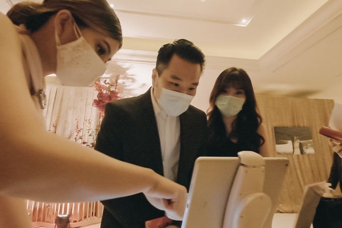 The Wedding of Kevin & Cathering - Hotel Mulia 12.12.20 by Eventco - Digital Guest Management Platform - 009 The Wedding of Kevin & Cathering - Hotel Mulia 12.12.20 by Eventco - Digital Guest Management Platform - 009