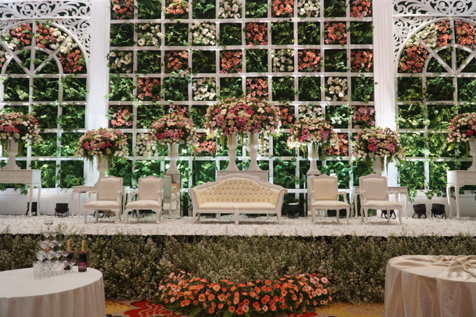Skenoo Hall - Various Wedding Stage Decoration at Skenoo Hall Emporium Pluit by IKK Wedding Venue - 006 Skenoo Hall - Various Wedding Stage Decoration at Skenoo Hall Emporium Pluit by IKK Wedding Venue - 006