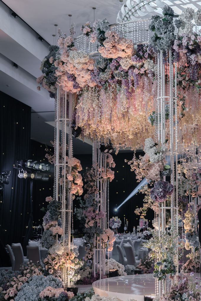 Ferdi & Katherine Wedding Decoration at Pullman Bandung by Pullman Bandung Grand Central - 026 Ferdi & Katherine Wedding Decoration at Pullman Bandung by Pullman Bandung Grand Central - 026