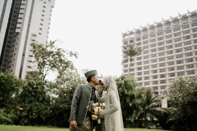 Farrah & Ega Wedding at Sultan Hotel Jakarta (Kudus Hall) by AKSA Creative - 003