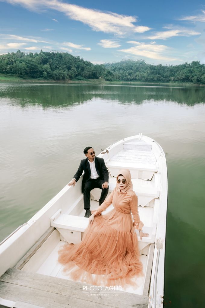Satria + Winda - Prewedding by Photolagi.id - 002 Satria + Winda - Prewedding by Photolagi.id - 002