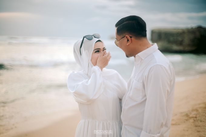 Satria + Winda - Prewedding by Photolagi.id - 007