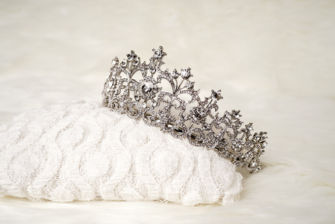 Crown by 'The Signature' by Faye Wedding - 016 Crown by 'The Signature' by Faye Wedding - 016