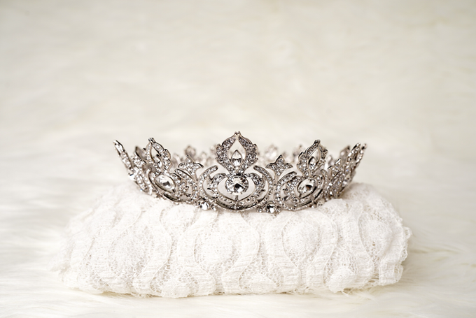 Crown by 'The Signature' by Faye Wedding - 018 Crown by 'The Signature' by Faye Wedding - 018
