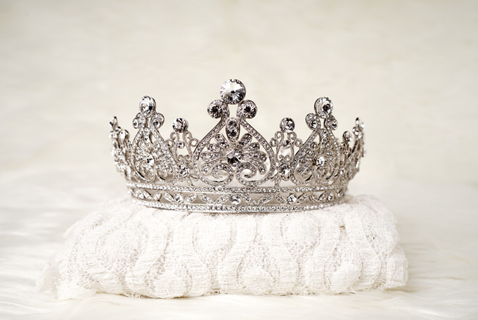 Crown by 'The Signature' by Faye Wedding - 024 Crown by 'The Signature' by Faye Wedding - 024