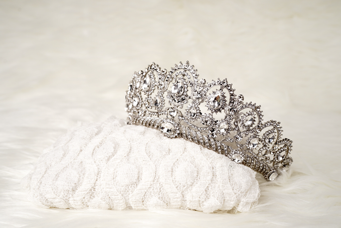 Crown by 'The Signature' by Faye Wedding - 023 Crown by 'The Signature' by Faye Wedding - 023