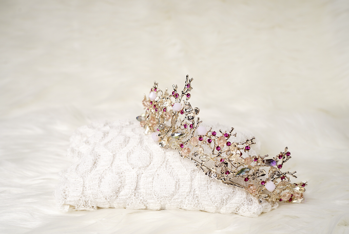 Crown by  'The Signature' by Faye Wedding - 046