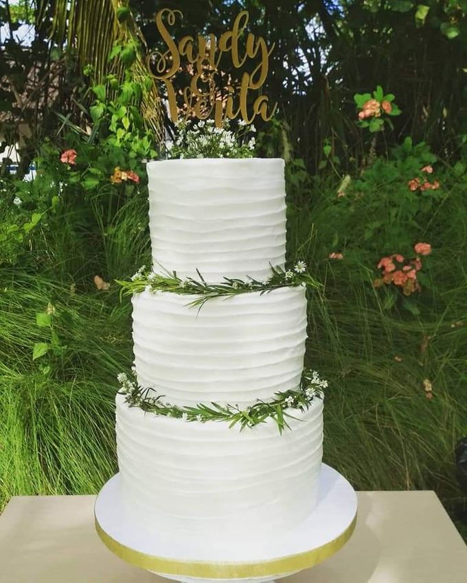 The Wedding Cake Of Sandy & Verita by Moia Cake - 002 The Wedding Cake Of Sandy & Verita by Moia Cake - 002