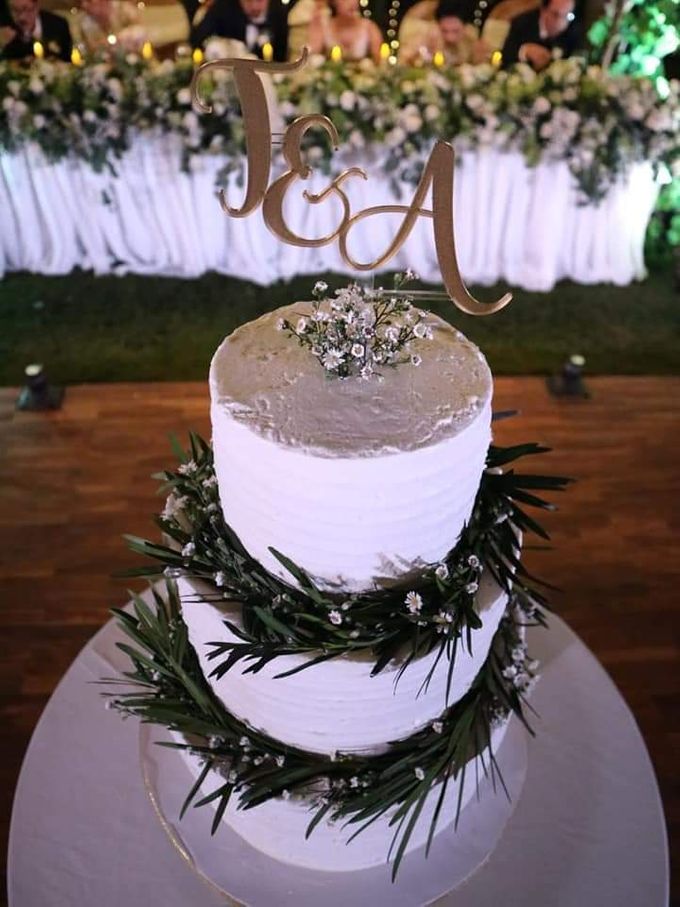 The Wedding Cake Of Timothy & Amydhea by Moia Cake - 003