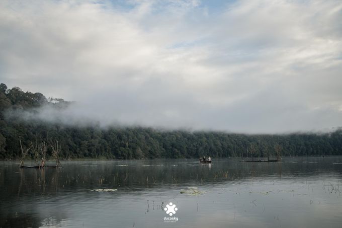 Ferry Jovie Pre-Wedding | In The Mist by Ducosky - 001