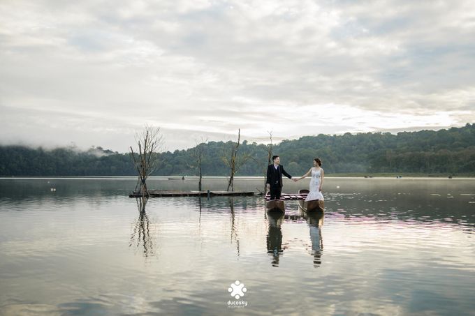 Ferry Jovie Pre-Wedding | In The Mist by Ducosky - 002