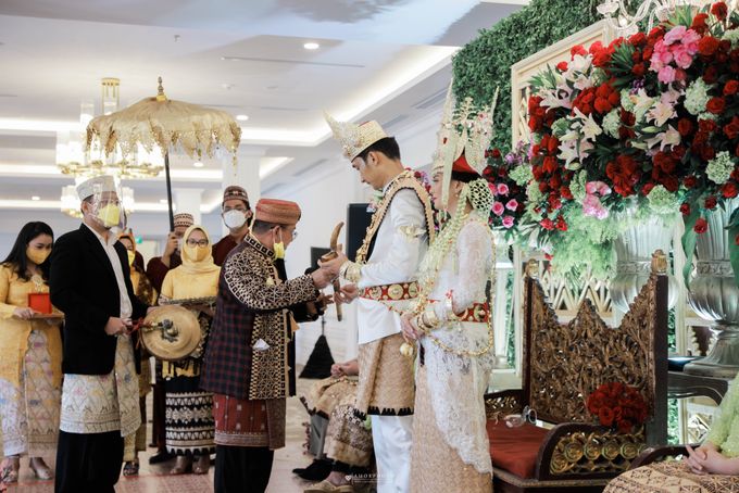 The Wedding of Tania & Kemal by THE TRIBRATA Darmawangsa Jakarta - 004