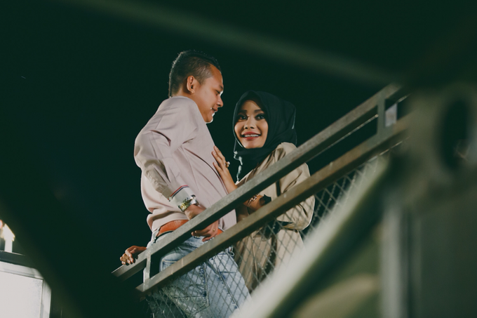 Della dan Harry | engagement by bayu & bambang by Picxelphoto - 008