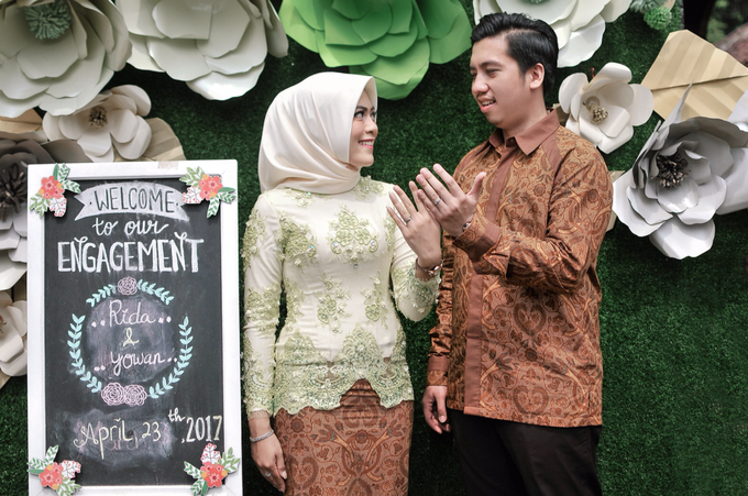 Engagement of Rida and Yowansyah by by Syahzanan Zahra - 003