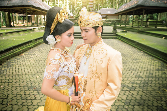 Prewedding in bali from Eka + Tari by Bali Moments Photography - 016