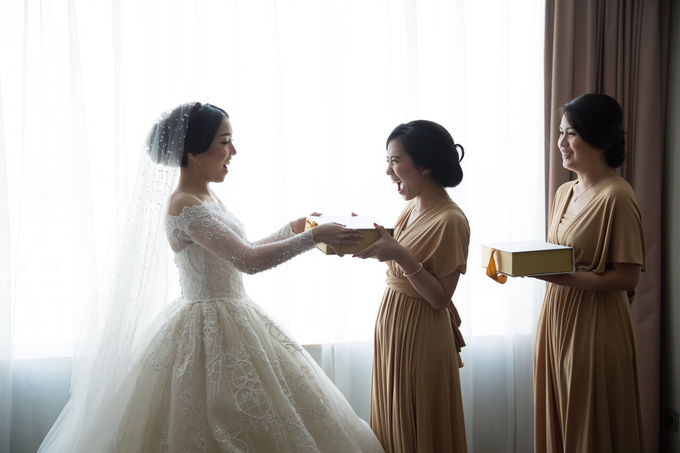 JASON & STEFANI • Glam Champagne by MALVA Bridesmaids - 003 JASON & STEFANI • Glam Champagne by MALVA Bridesmaids - 003