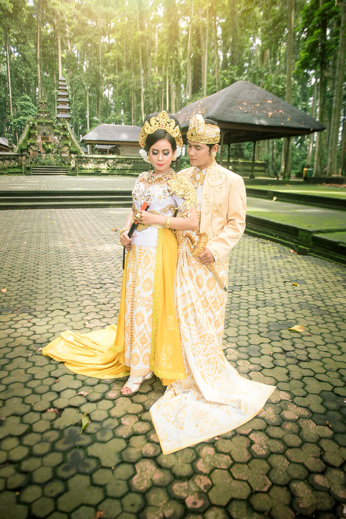 Prewedding in bali from Eka + Tari by Bali Moments Photography - 014