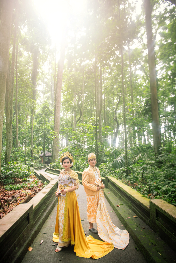 Prewedding in bali from Eka + Tari by Bali Moments Photography - 025