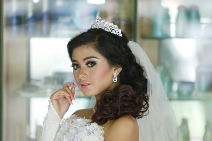 Bridal Makeup by Sherlyn Nevrita Professional Makeup Artist - 003 Bridal Makeup by Sherlyn Nevrita Professional Makeup Artist - 003
