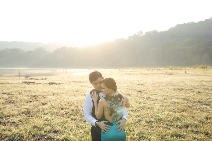 Prewedding photo by Henokh Wiranegara by All Seasons Photo - 001 Prewedding photo by Henokh Wiranegara by All Seasons Photo - 001