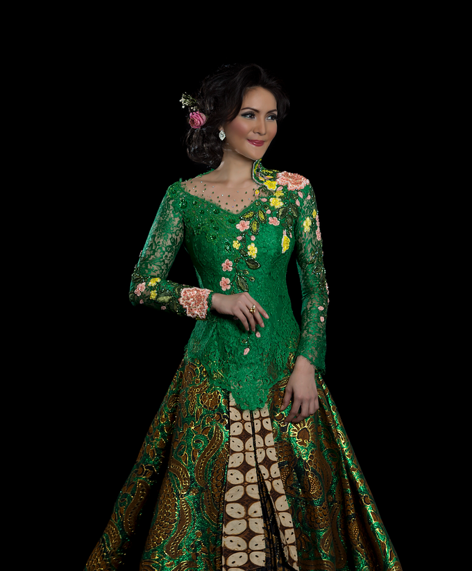 Wedding Kebaya by Berkat Kebaya By Devina Shanti - 031 Wedding Kebaya by Berkat Kebaya By Devina Shanti - 031