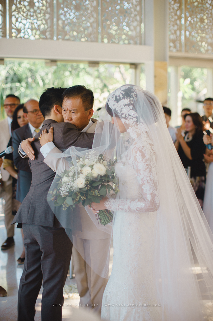Bali Wedding : Acha & Andy Holy Matrimony by Corilux Art Decoration Florist - 010